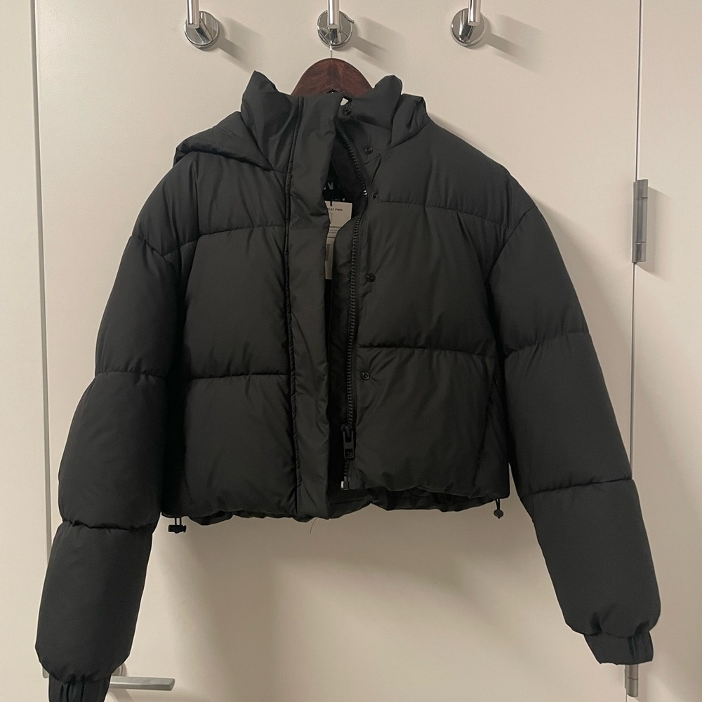 Zara Women's Black Cropped Puffer Jacket